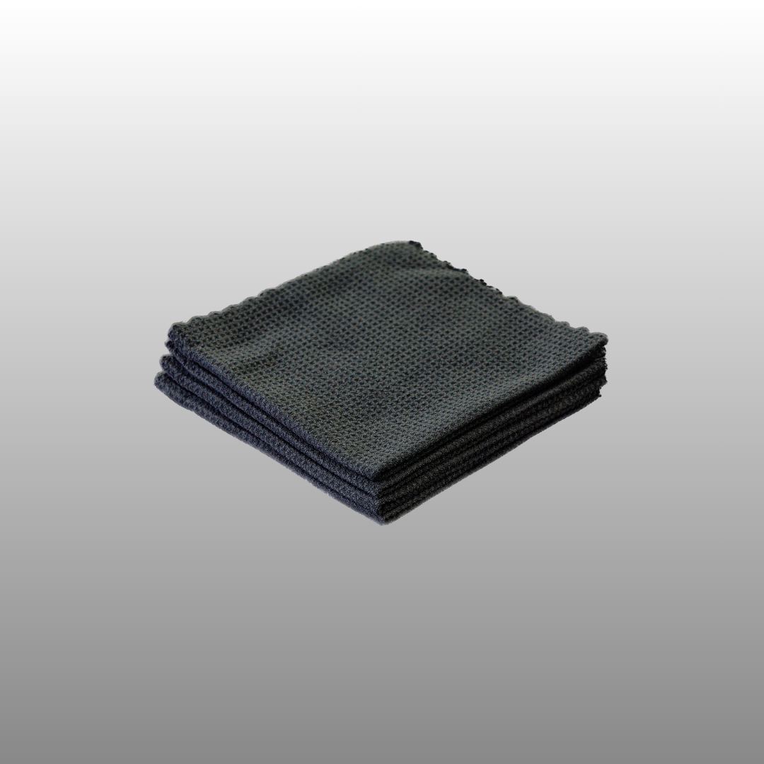 Streak free car window cleaning with microfiber cloth