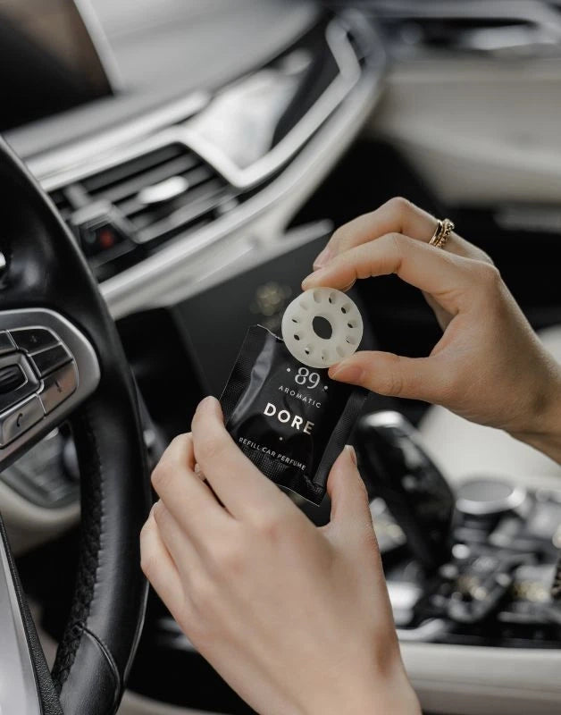 Aromatic 89 vent clip refill and holder