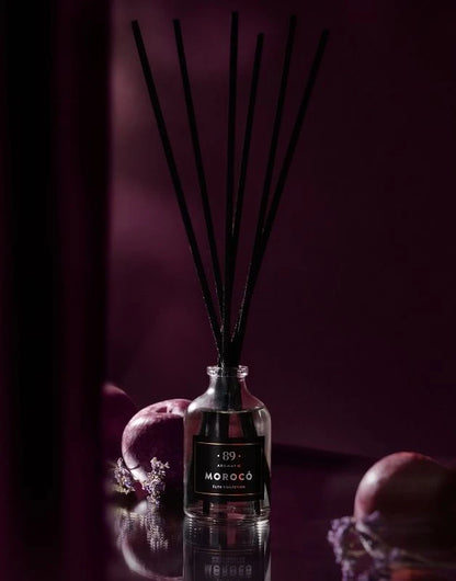 Aromatic 89 reed diffuser bottle and reeds