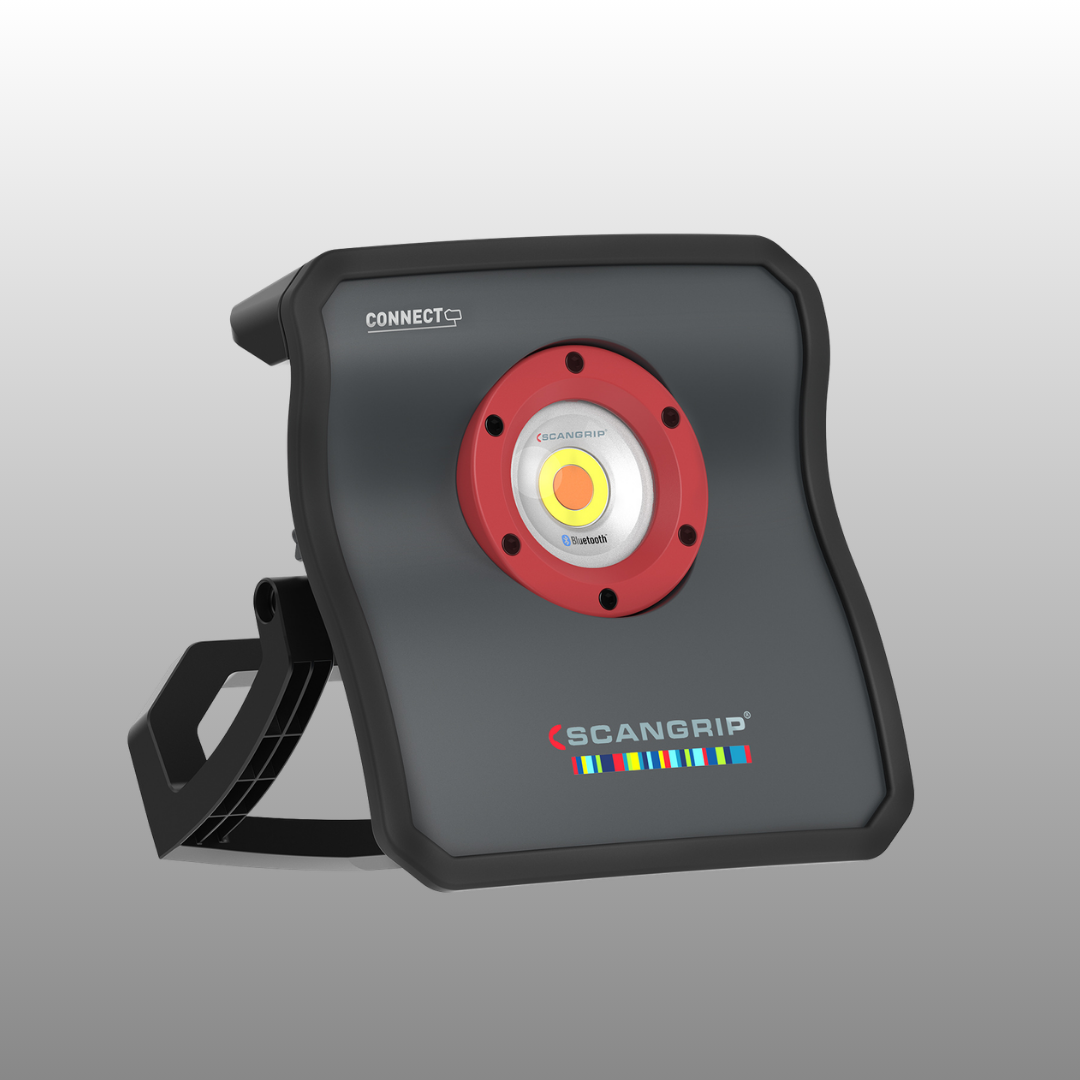 Wide beam professional detailing light for large area coverage